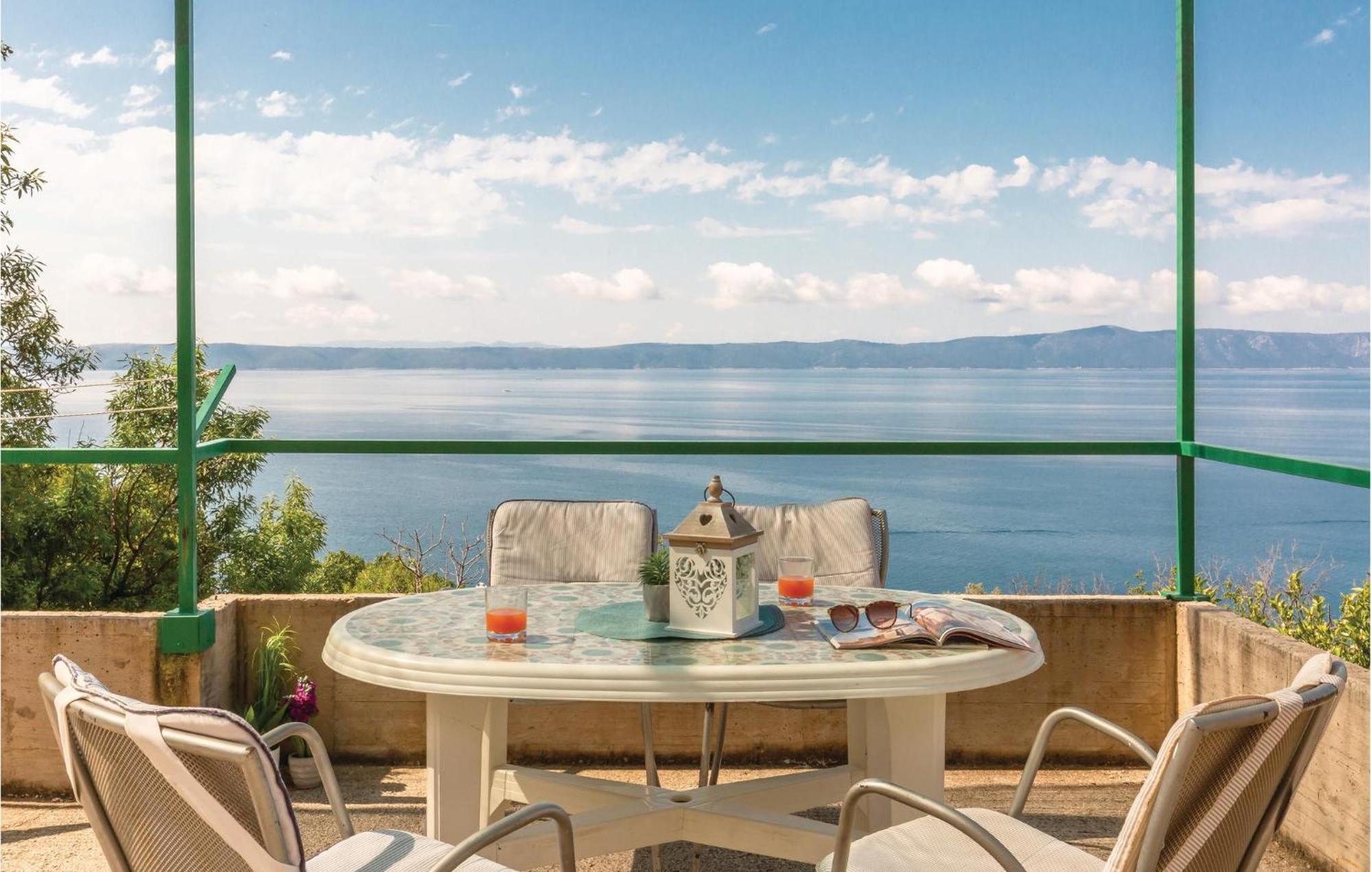 Awesome Home In Podgora With Kitchen Exterior photo